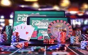 Queen501 Sportsbook APP မိုဘိုင်းဖုန်းဖြင့် ကြည့်ရှုနေသောမြင်ကွင်းနှင့် Wave Money ငွေသွင်းခြင်း